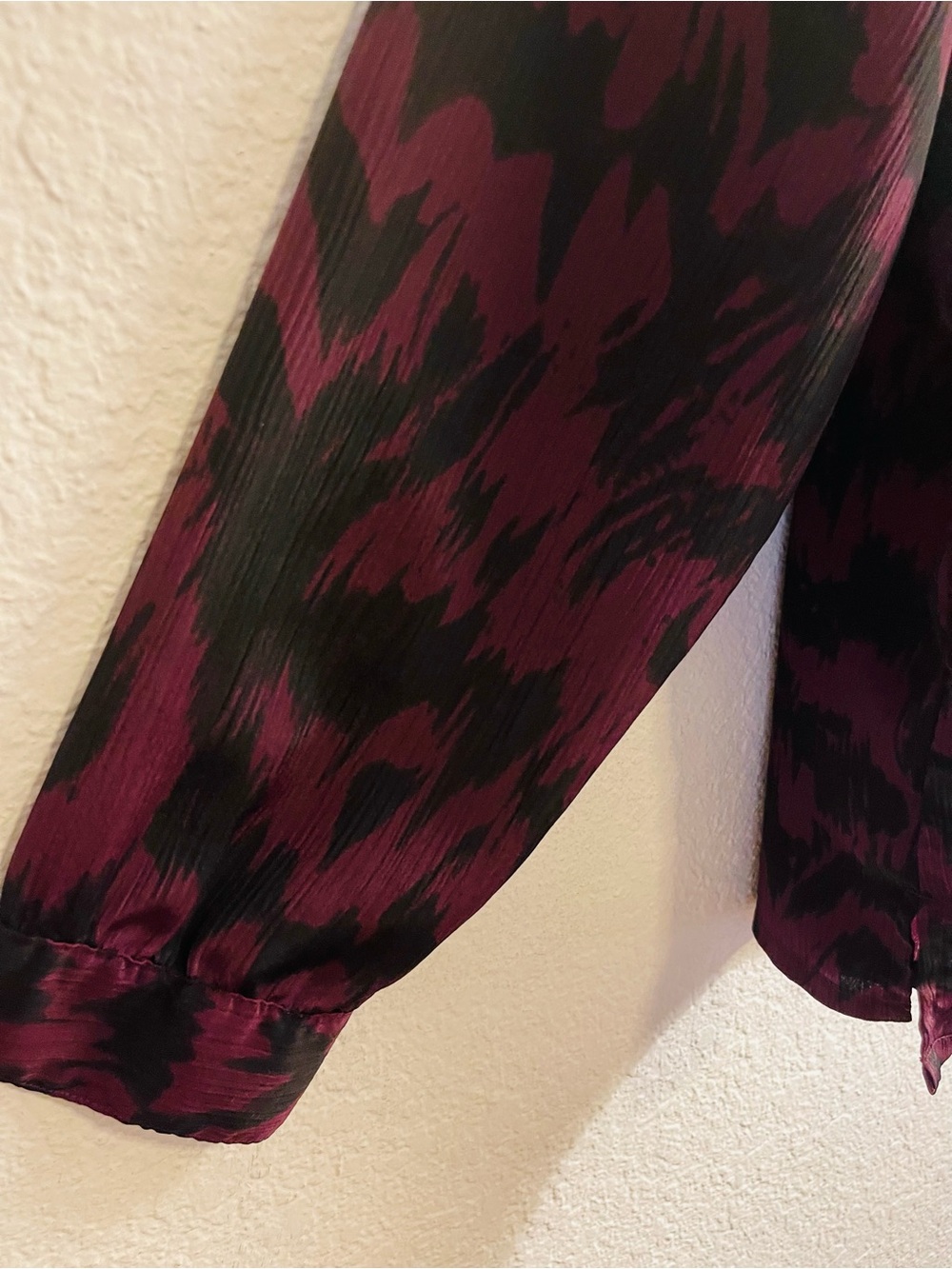 Women's Purple & Black Printed Button-Up Blouse - Picture 4 of 5